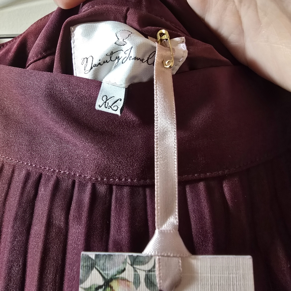 Elegant Burgundy Layered A-Line Skirt - Picture 2 of 2